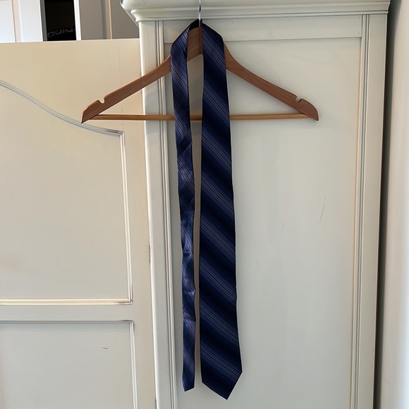 Men's Kenneth Cole Reaction 100% Silk Tie - Picture 2 of 8